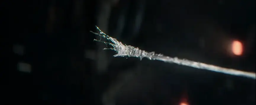 《超凡蜘蛛侠2》中最后将蛛丝做成手的造型,更加突出了蜘蛛侠的无力感和现实的沉重感